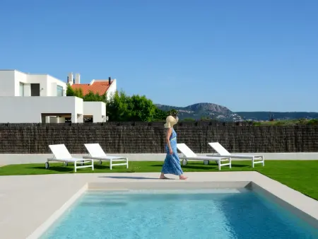 Villa contemporaine Mas Pinell, accès plage direct et piscine : photo 11