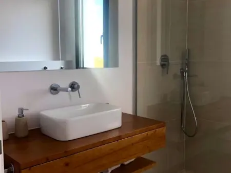 Villa contemporaine Mas Pinell, accès plage direct et piscine : photo 13
