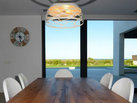 Villa contemporaine Mas Pinell, accès plage direct et piscine : photo 19