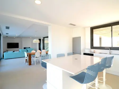 Villa contemporaine Mas Pinell, accès plage direct et piscine : photo 21