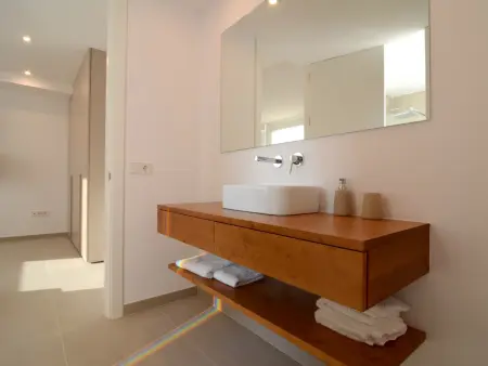 Villa contemporaine Mas Pinell, accès plage direct et piscine : photo 25