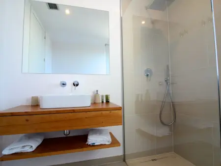 Villa contemporaine Mas Pinell, accès plage direct et piscine : photo 30