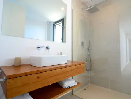 Villa contemporaine Mas Pinell, accès plage direct et piscine : photo 32
