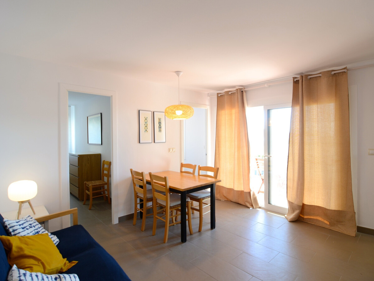 Appartement rénové face plage, piscine, parking - Photo 5