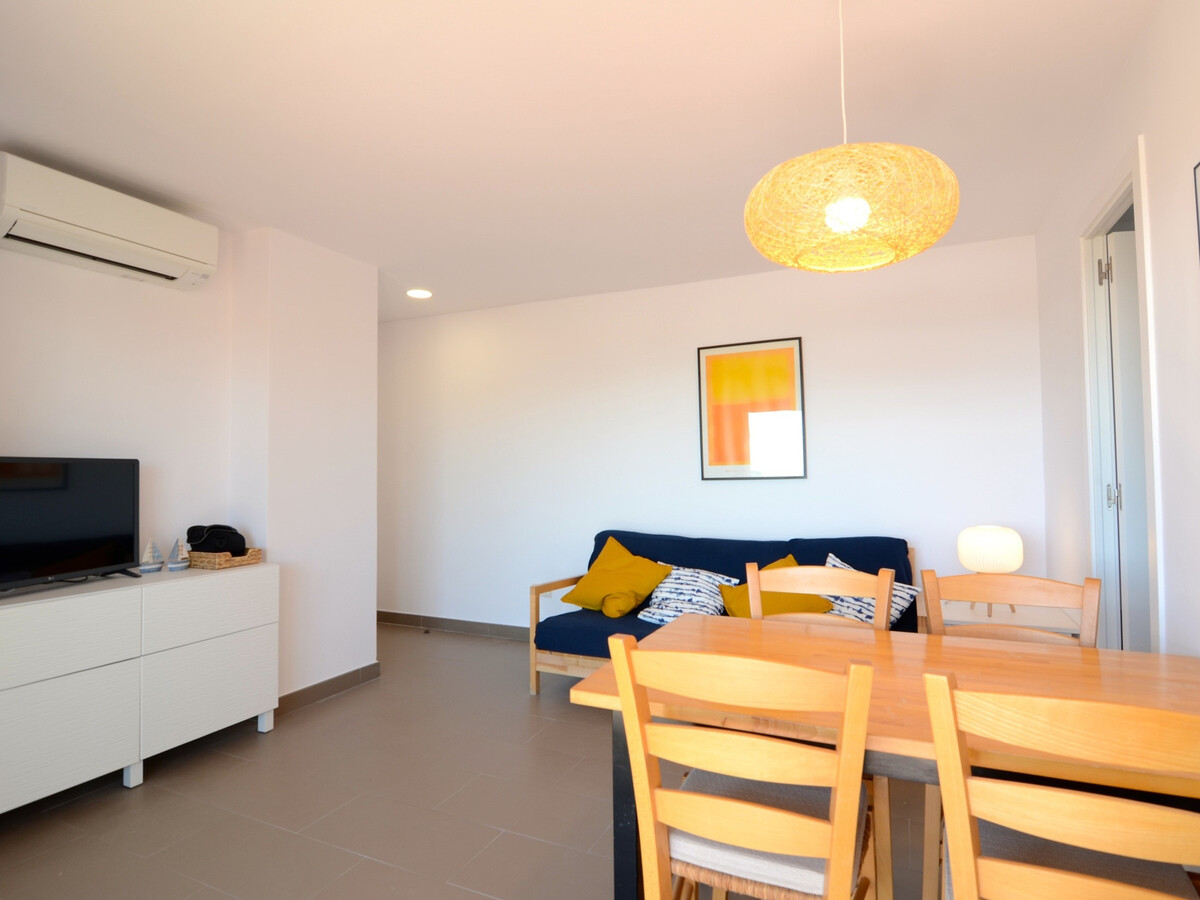 Appartement rénové face plage, piscine, parking - Photo 6