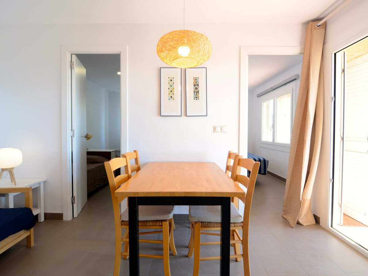 Appartement rénové face plage, piscine, parking - Photo 7
