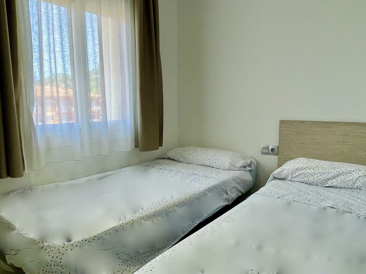 Appartement 6 pers. avec terrasse et piscine à Estartit - Photo 23