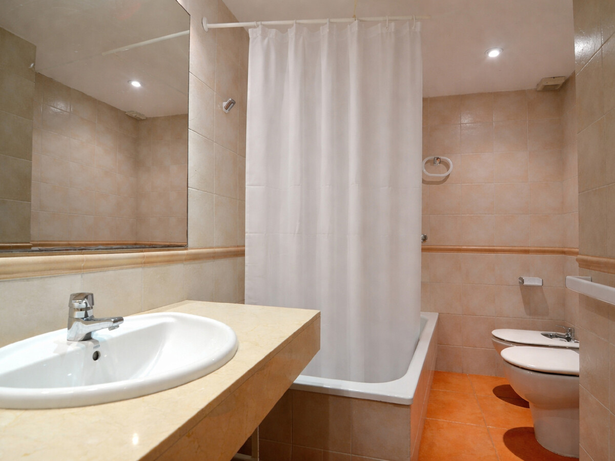 Appartement moderne 2 chambres à Pals avec piscine - Photo 2