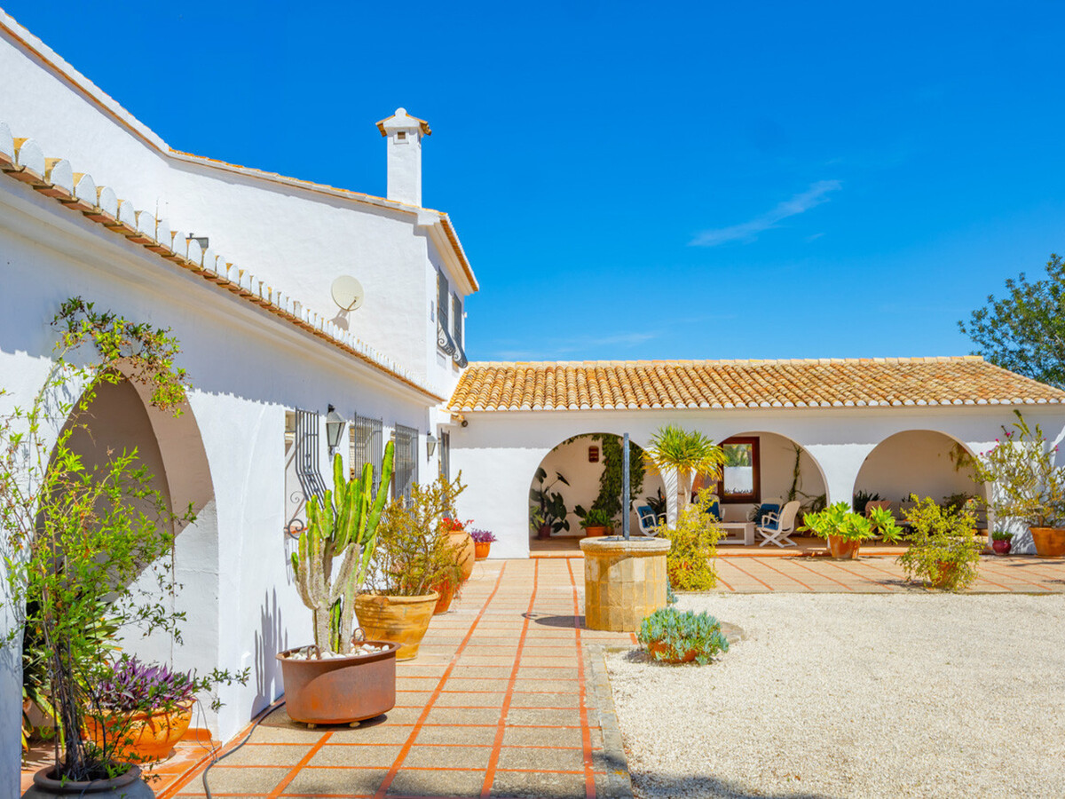 Villa 7 chambres à Benissa, piscine 10×4m, 4000m² clôturé - Photo 8