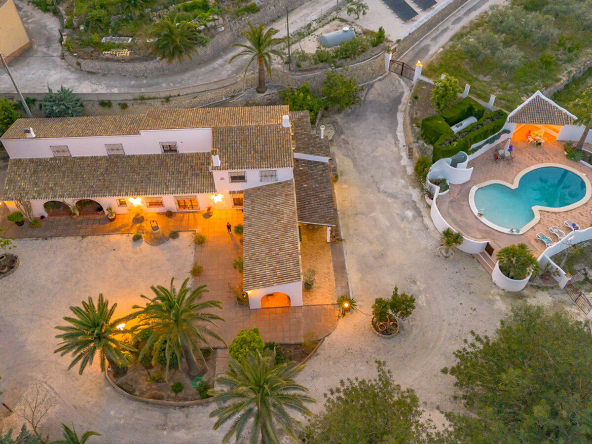 Villa 7 chambres à Benissa, piscine 10×4m, 4000m² clôturé - Photo 11
