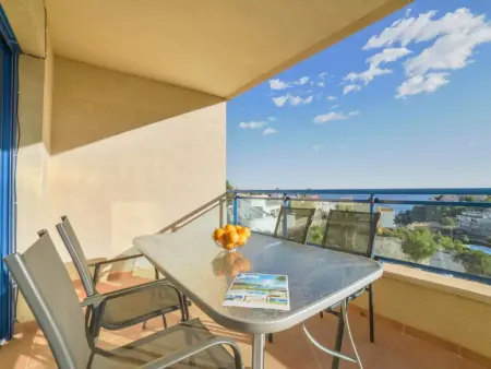 Location appartement à Calp, Appartement à Calpe avec piscine commune, climatisation, proche de la mer et services