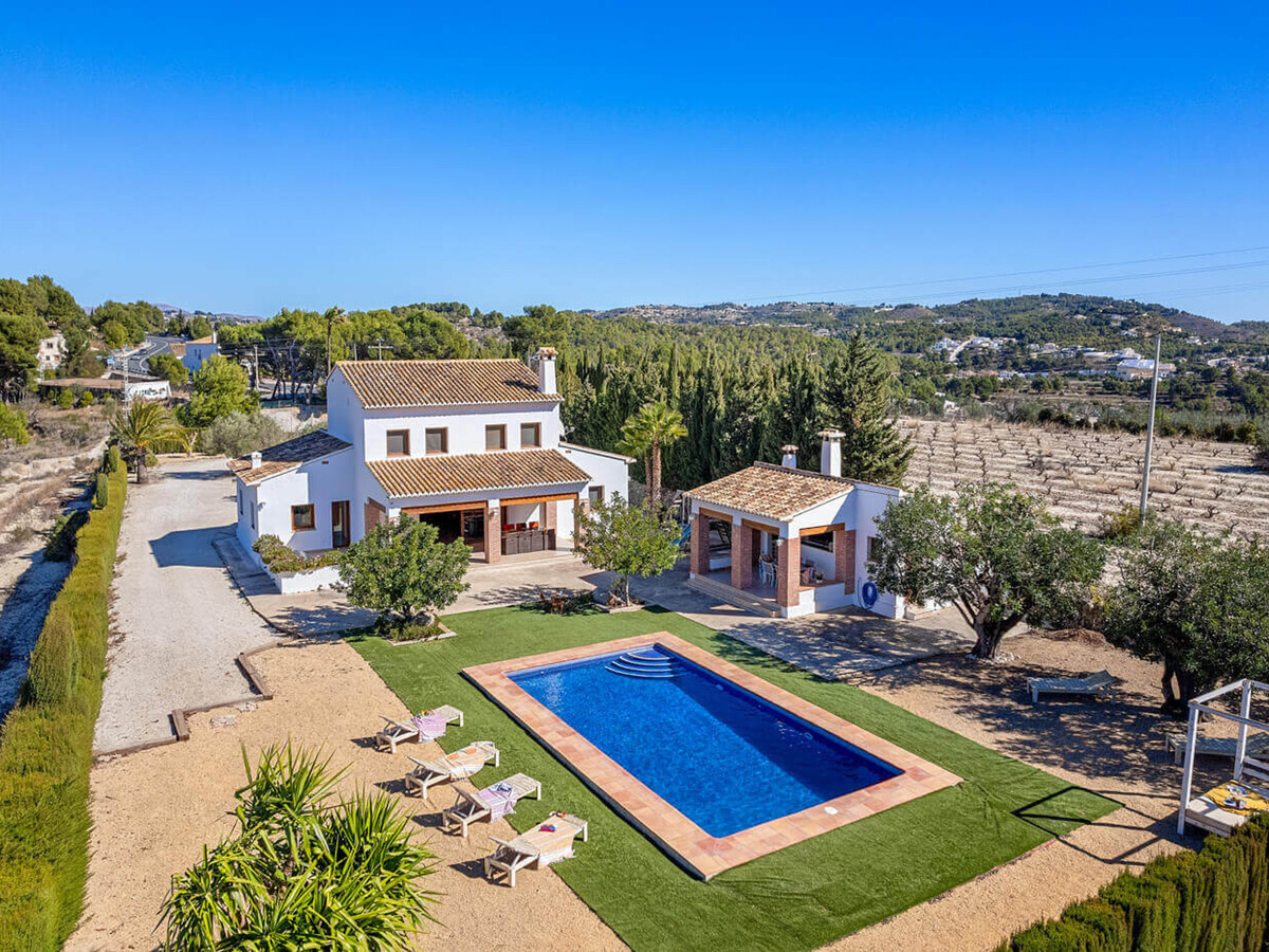 Villa Chata à Benissa : 4 chambres, piscine 10x5m, four à bois - Photo 4