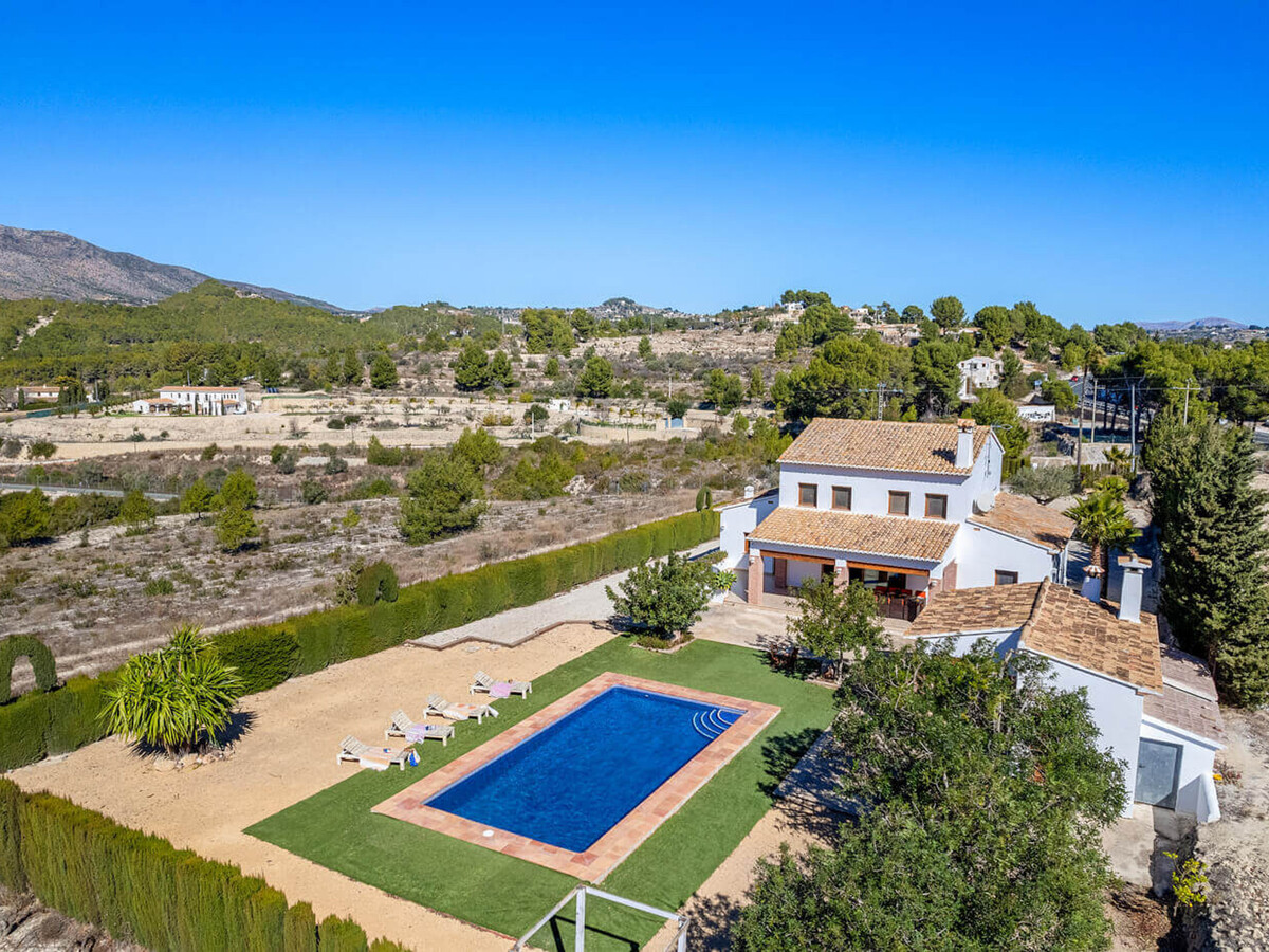 Villa Chata à Benissa : 4 chambres, piscine 10x5m, four à bois - Photo 9