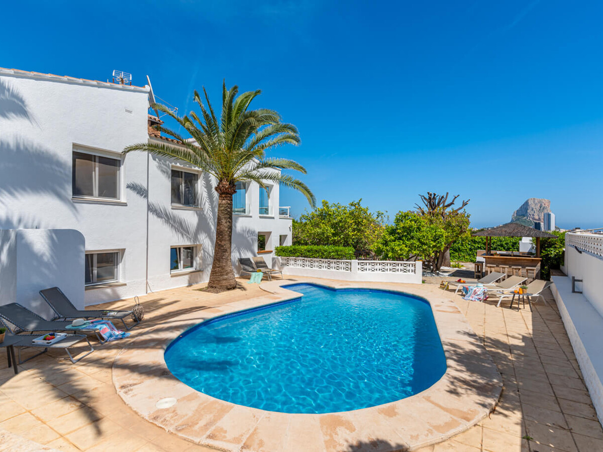 Villa 6 chambres, 3 appartements indépendants et piscine - Photo 1