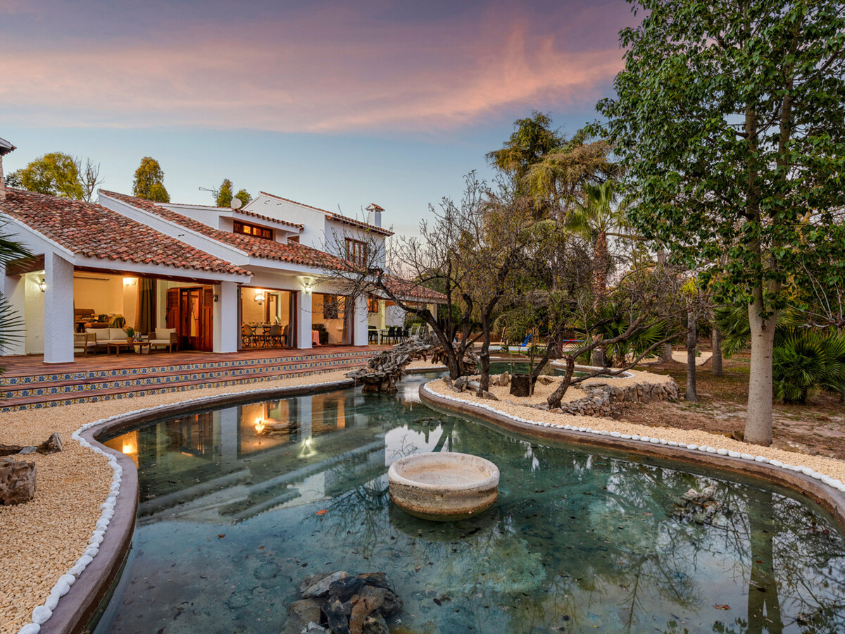 Villa méditerranéenne Calpe : 5 chambres, piscine et jardin - Photo 1