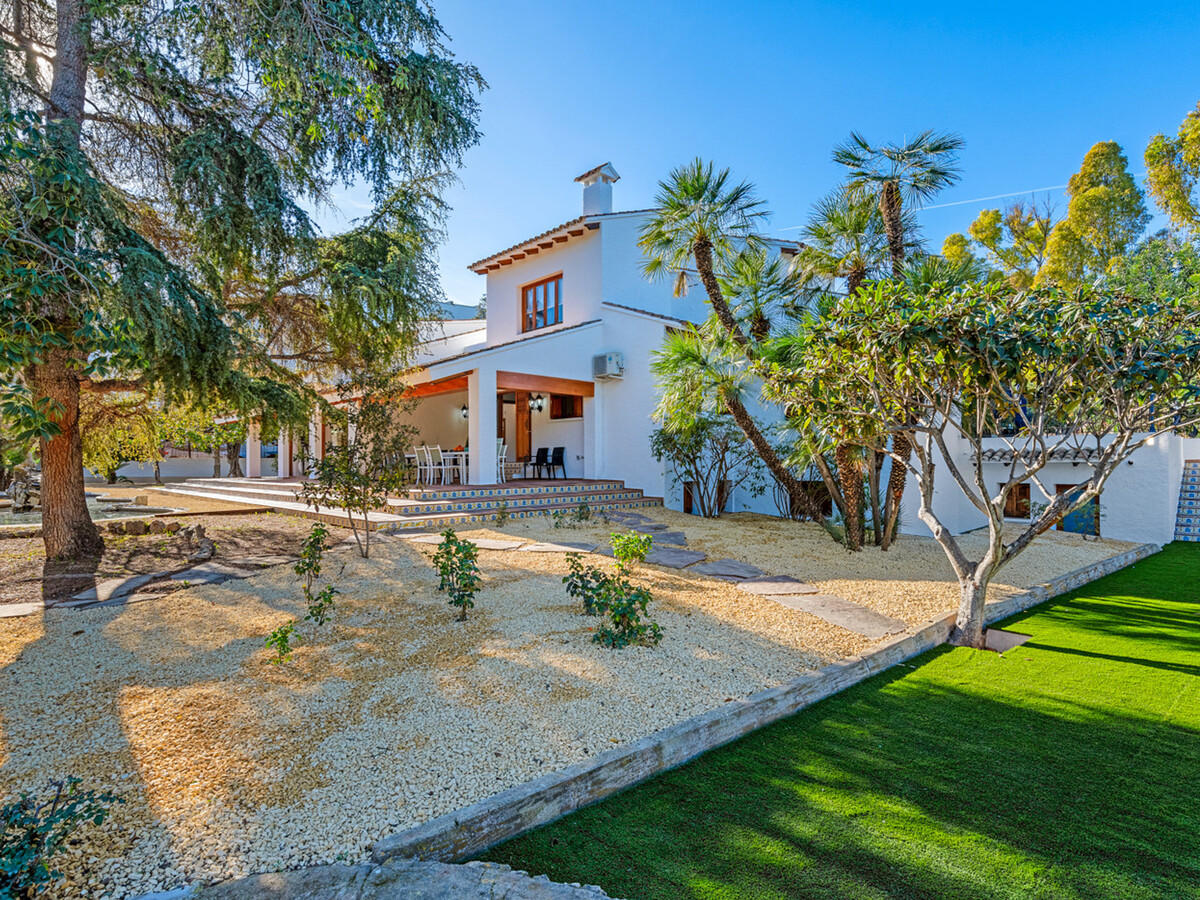 Villa méditerranéenne Calpe : 5 chambres, piscine et jardin - Photo 32