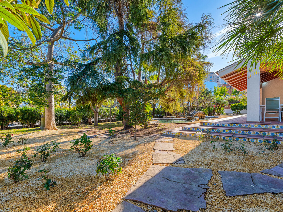 Villa méditerranéenne Calpe : 5 chambres, piscine et jardin - Photo 33
