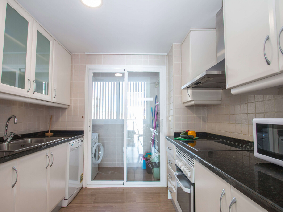 Appartement moderne face mer à Calpe, piscine et parking - Photo 15