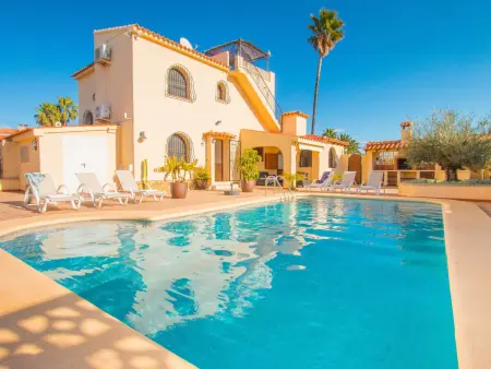 Location villa à Calp, Villa avec piscine privée, terrasse & BBQ à Calpe, pour 6 pers., près des plages et commerces