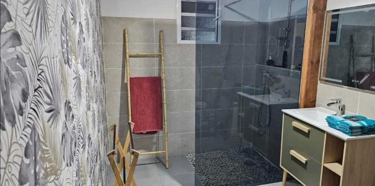 Appartement 70 m² piscine privée au Moule - Photo 4