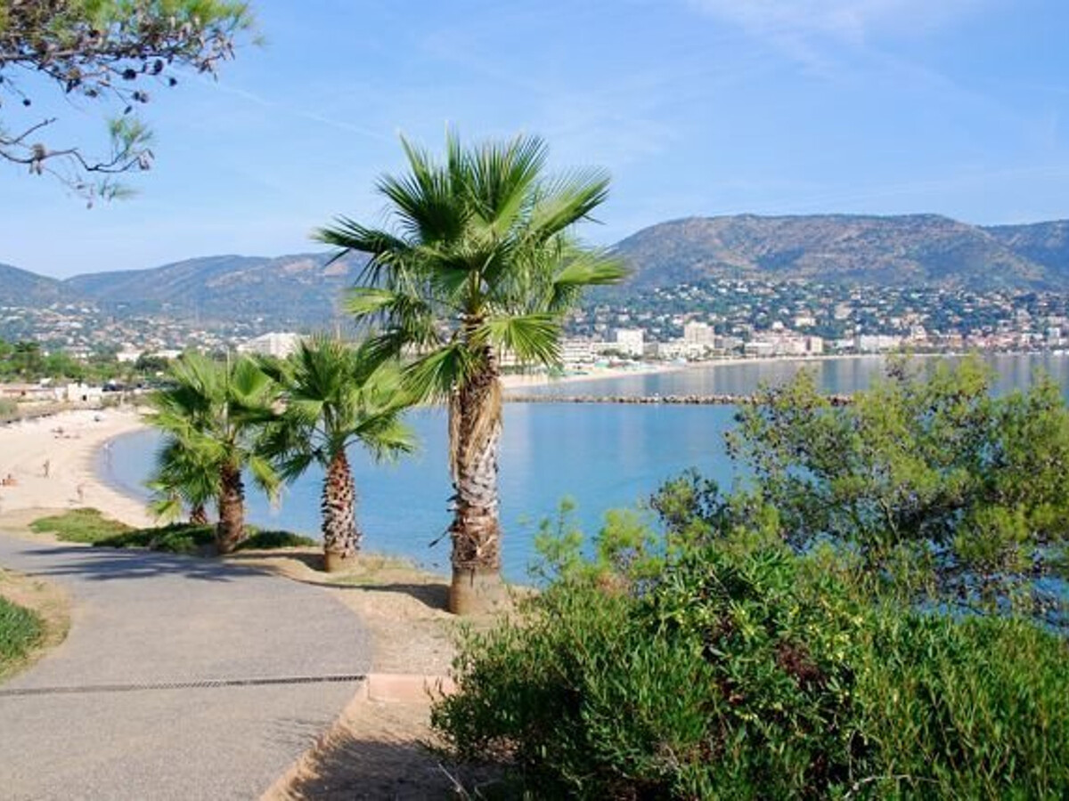 Appartement 5 couchages à Bormes-les-Mimosas, parking et plage - Photo 8