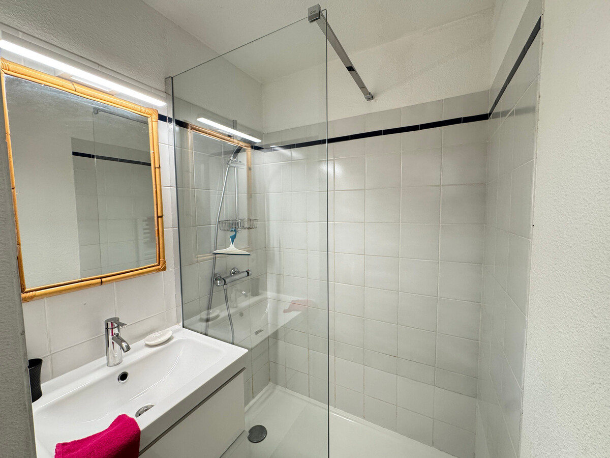 Studio 30 m² rénové avec balcon à La Salle-les-Alpes - Photo 6
