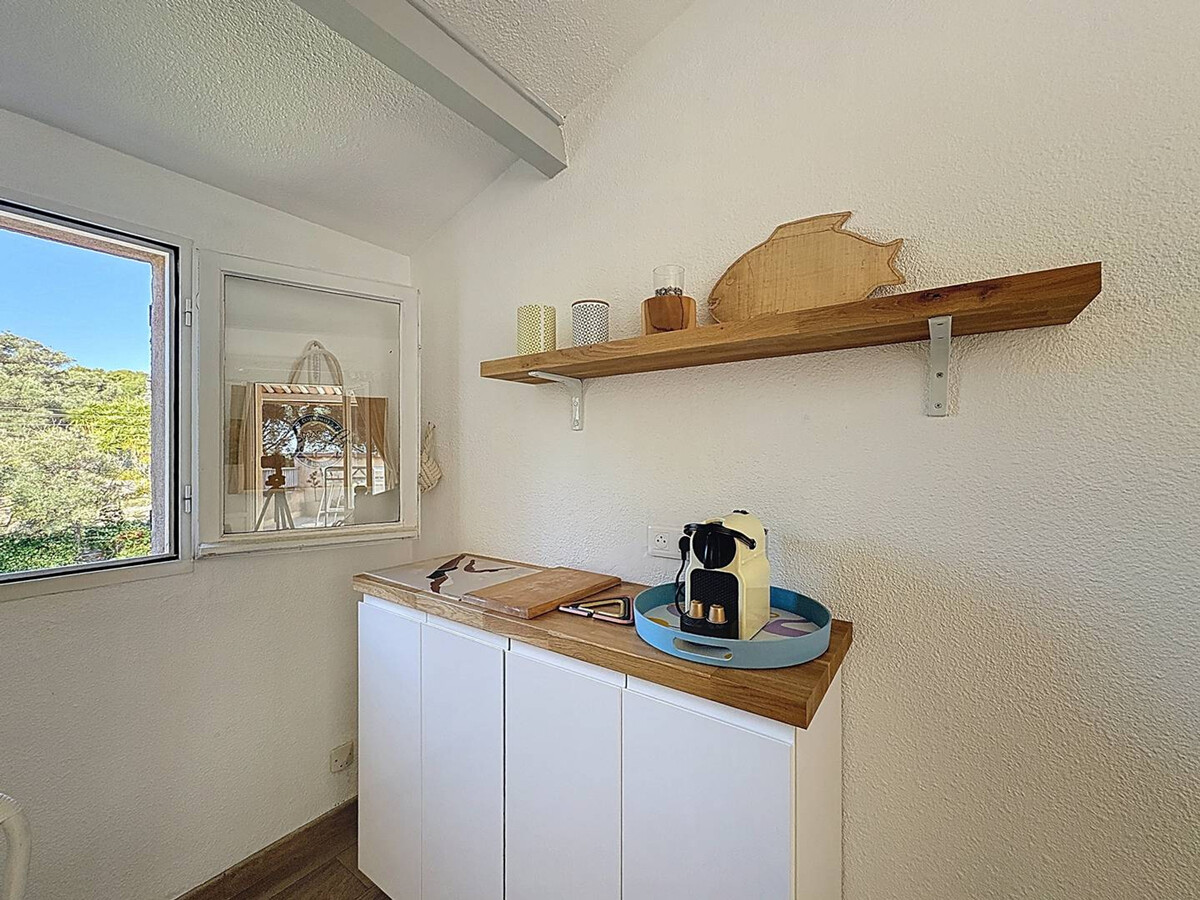 T2 duplex climatisé avec terrasse et parking, plage des Lecques - Photo 4