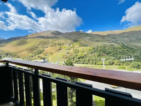 Appartement montagnard vue sommets au pied des pistes, Les Menuires : photo 7