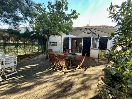 Location maison à Saint Cyprien, Maison de Vacances 3 Pièces avec Terrasse et Parking à Saint-Cyprien