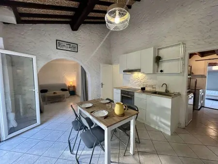 Maison 2 chambres avec terrasse, parking et ménage inclus : photo 4