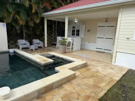 Villa avec piscine privée à Rivière-Salée - 110 m² - Photo 1