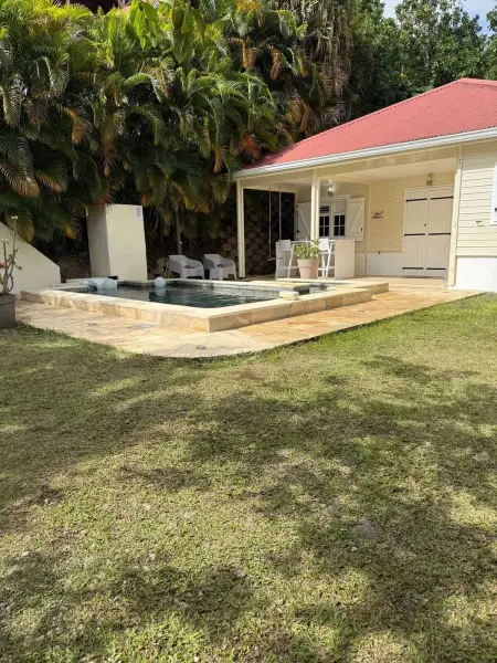 Villa avec piscine privée à Rivière-Salée - 110 m² - Photo 3