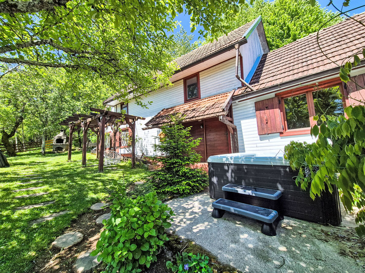 Maison Gorski Raj à Brod na Kupi, jacuzzi et forêt - Photo 6