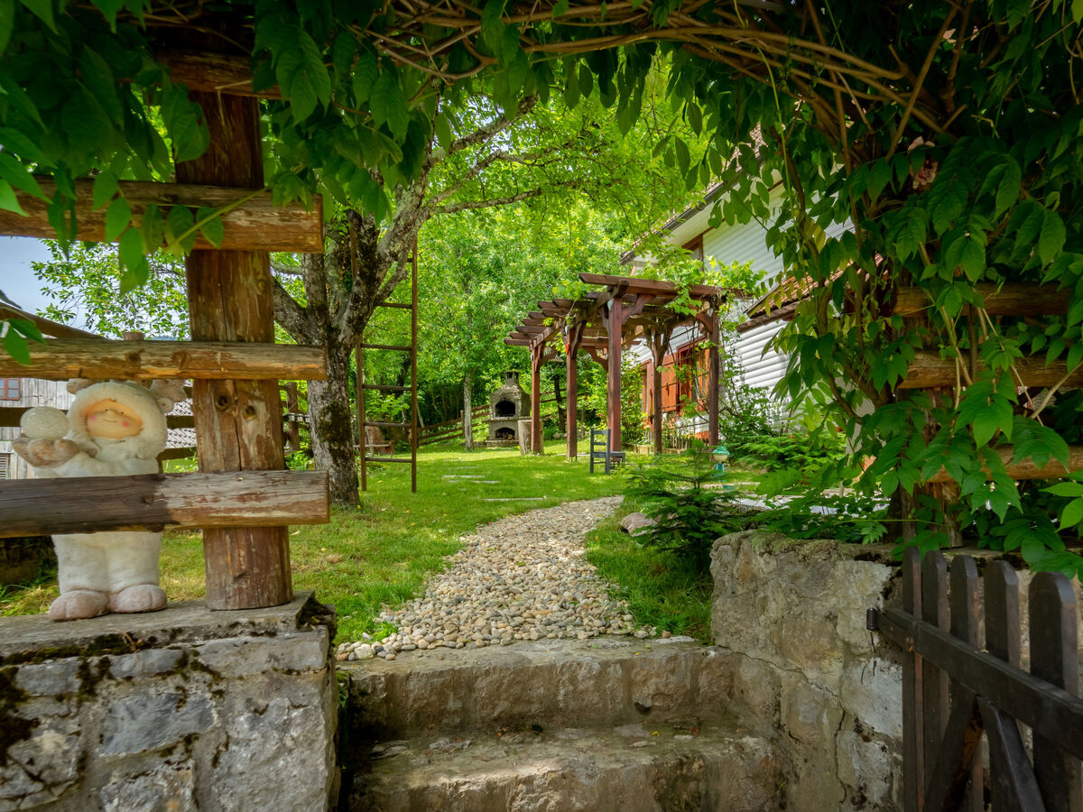 Maison Gorski Raj à Brod na Kupi, jacuzzi et forêt - Photo 31