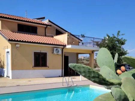 Scrusciu do vientu – Maison Modica, piscine privée : photo 30