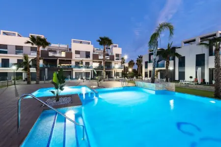 Location appartement à , Appartement à El Raso près de la lagune