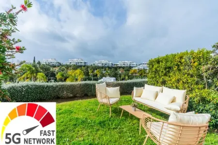 Location appartement à Marbella (dpt Malaga   Espagne), Appartement à Casares avec accès au lagon