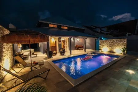 Location appartement à , Villa à Sainte-Anne près de la plage de Pointe Marin