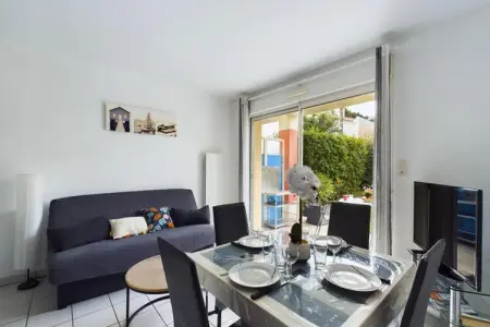 Location appartement à , Appartement aux Sables près de la plage principale