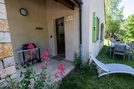 Location appartement à LES VIGNES, Cottage dans les Gorges du Tarn avec piscine