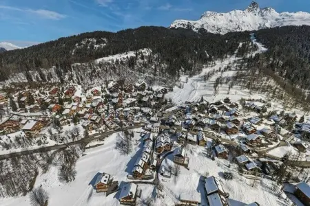 Location appartement à LES ALLUES, Appartement à Méribel près des pistes de ski et d'un spa