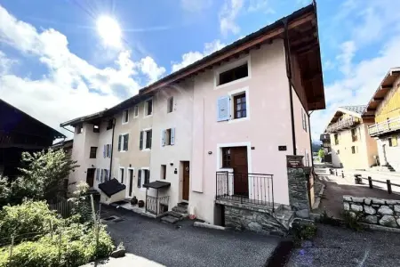 Location appartement à LES ALLUES, Chalet dans les Alpes avec navette pour les pistes de ski
