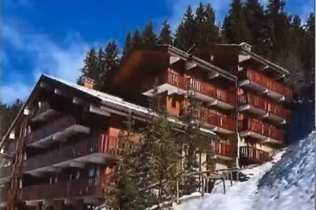 Location appartement à LES ALLUES, Apt. confortable, avec vue dÃ©gagÃ©e, 50m du centre