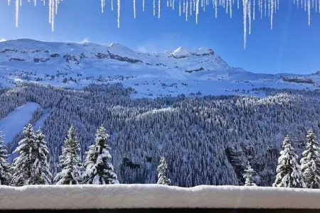 Location appartement à MAGLAND, Appartement lumineux Â· Centre station Â· Balcon