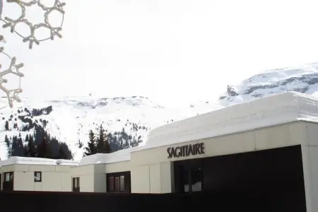 Location appartement à MAGLAND, Studio entiÃ¨rement rÃ©novÃ© avec cabine Â· Centre station Â· Balcon