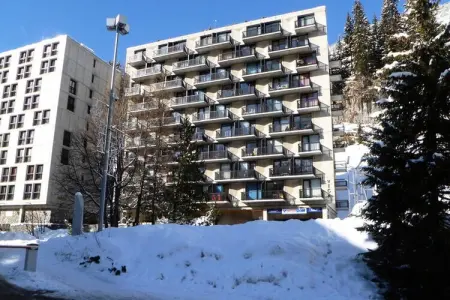 Location appartement à MAGLAND, Studio lumineux Â· Proche des pistes et des commerces Â· Balcon