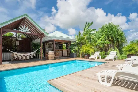 Location appartement à Anse Bertrand, Villa à Anse-Bertrand avec Piscine Privée
