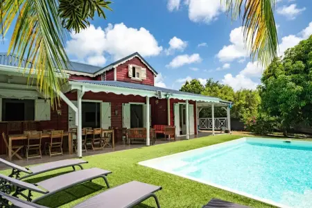 Location appartement à Anse Bertrand, Villa à Anse Bertrand avec Piscine Salée