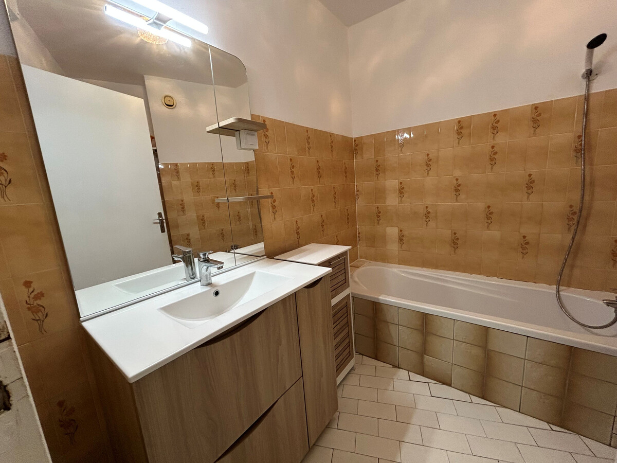 Appartement 6 pers. à 50m de la plage, parking inclus - Photo 13