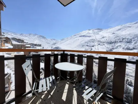 Studio 4 pers. aux Menuires, balcon vue montagne, au pied des pistes : photo 5